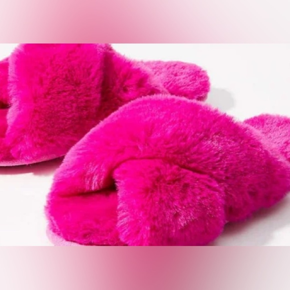 LOFT Pink Faux Fur Crossband Slippers Women’s Size 7-8 Cozy Plush